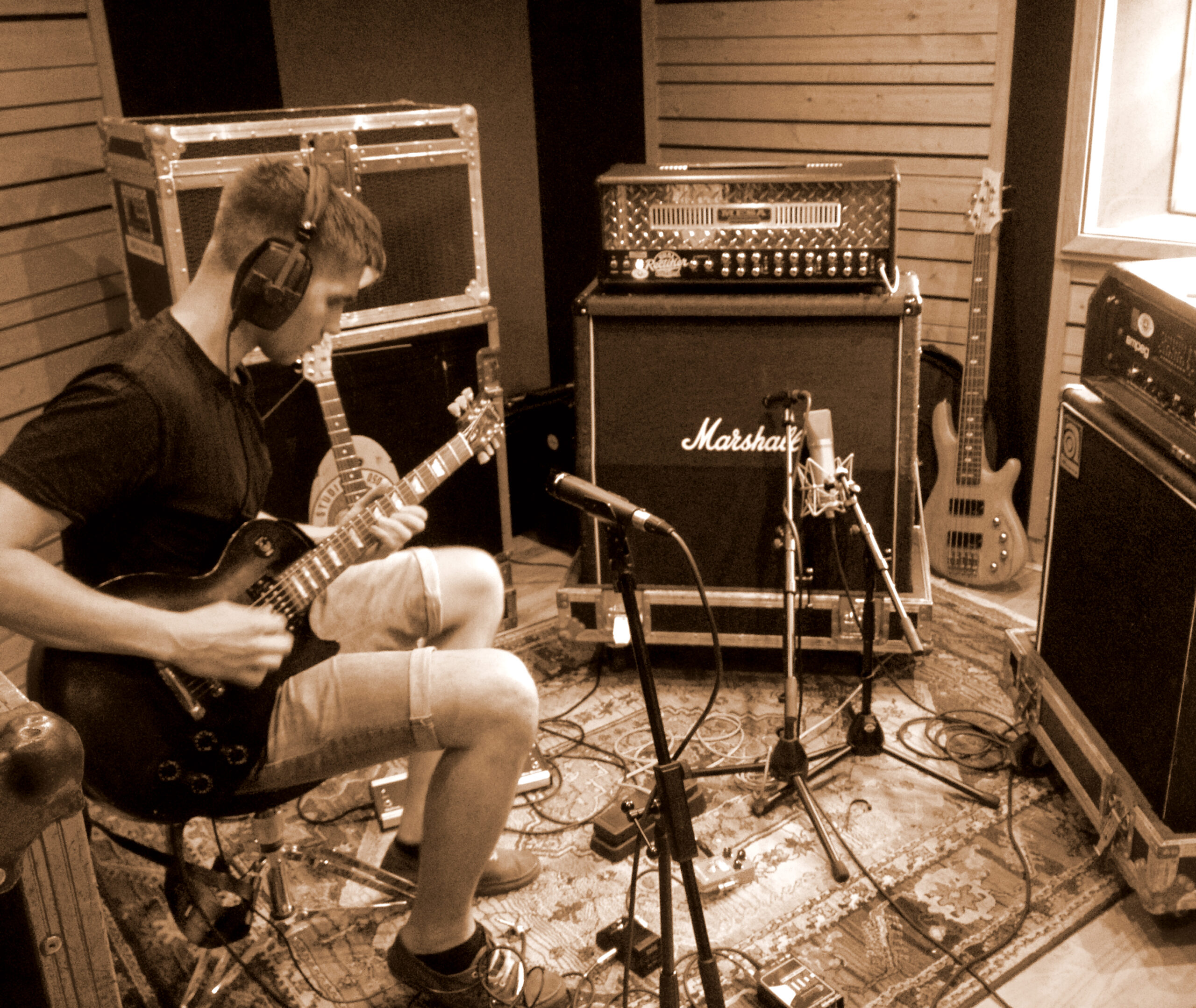 Slipway-Studio_Electric-Guitar_Recording_03